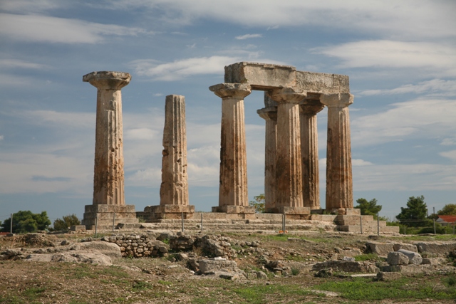 Ancient Corinth - The archaic Doric temple of Apollo 